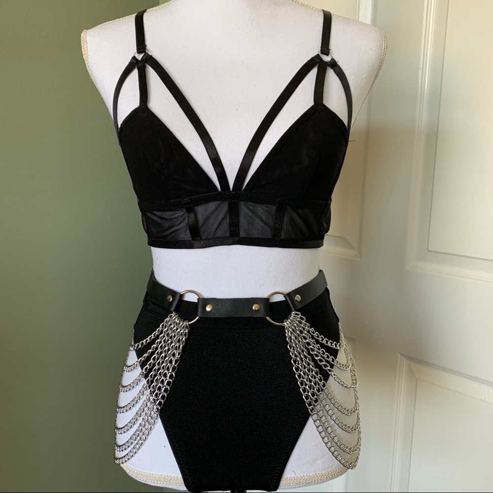 CASCADE - Layered Chain Belt
